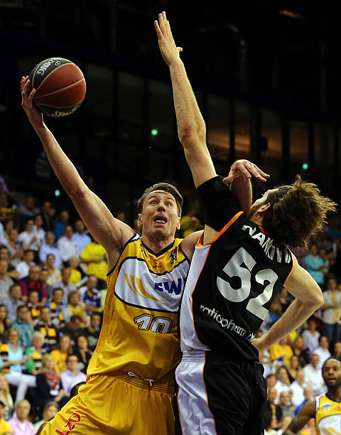 深度合作 深度合作