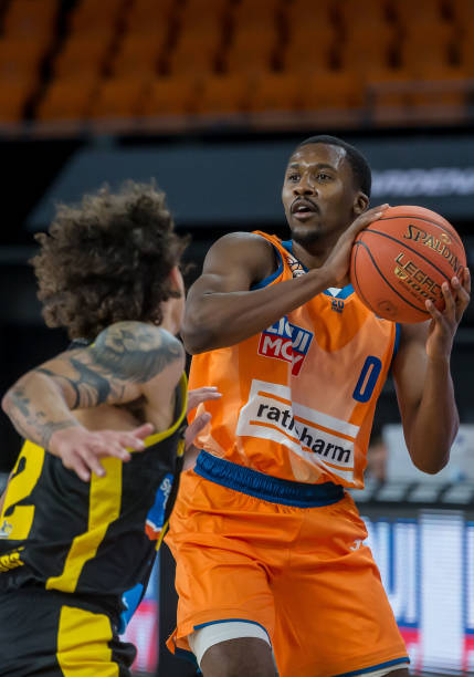 乏防守上的 乏防守上的